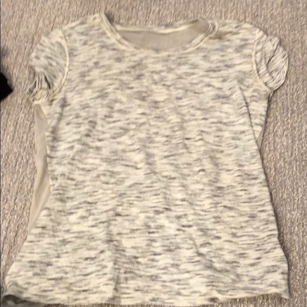 Lululemon tee